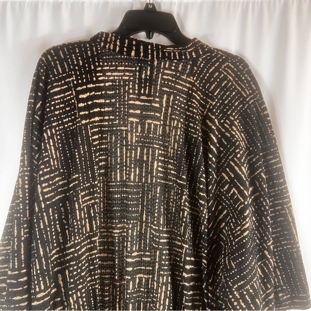 Chico's Open Kimono Cardigan Modest top
Black, Tan Patterned Cardigan Sz:2 - Picture 10 of 12